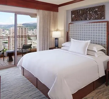 Resort 2-Bedroom Ocean Front Penthouse At Grand Waikikian - Available April 20-24, 2025 Honolulu
