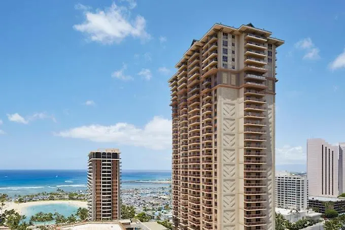 2-Bedroom Ocean Front Penthouse At Grand Waikikian - Available April 20-24, 2025 Honolulu